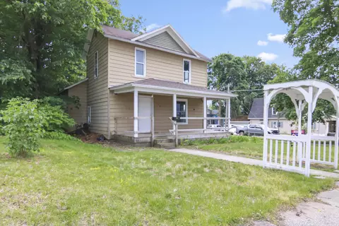112 Howard St, Cadillac, MI 49601