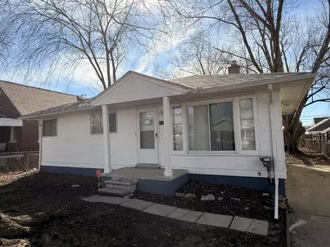 8134 Hudson Ave, Warren, MI 48089