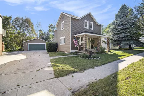 259 5th Ave, Manistee, MI 49660