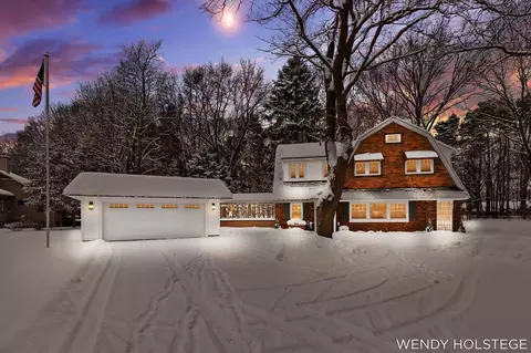 713 N Shore Dr, Holland, MI 49424