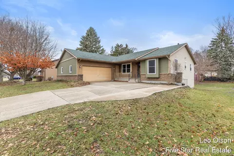 4451 Blackfoot Dr SW, Grandville, MI 49418