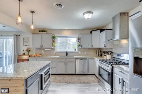 Kitchen - 8471 45th St SE, Ada, MI 49301 photo 2 of 4