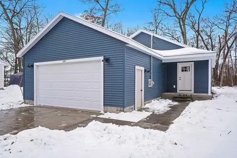1146 Oaklea St, Muskegon, MI 49442