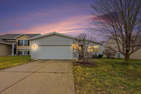 6589 Moss Lake Dr, Hudsonville, MI 49426