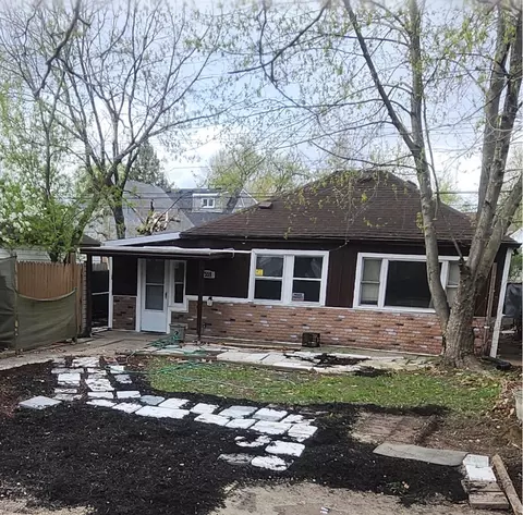7559 Toepfer Rd, Warren, MI 48091