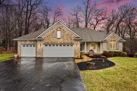 8020 Therese Ct SE, Caledonia, MI 49316