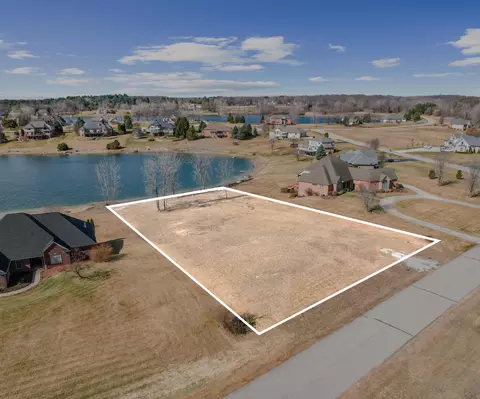 9176 Desert Trail Dr, Milan, MI 48160