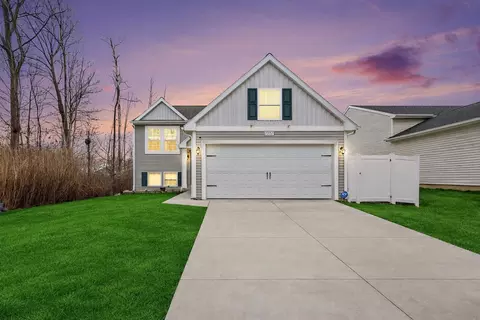 72157 Beacon Ct, South Haven, MI 49090