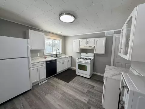 Kitchen - 2995 W Byron St, Baldwin, MI 49304 photo 1 of 3