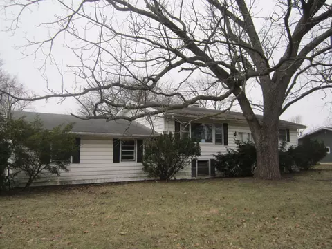 804 Canterbury Dr, Sturgis, MI 49091