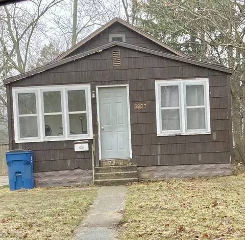 3237 Highland St, Muskegon Heights, MI 49444