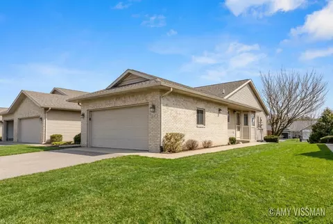 8147 Winding Dr SW, Byron Center, MI 49315