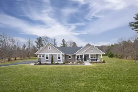 10201 Opal Ridge Dr, Onekama, MI 49675