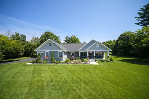 10201 Opal Ridge Dr, Onekama, MI 49675