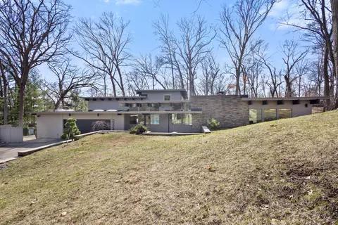 5228 Ridgebrook Dr, Portage, MI 49002