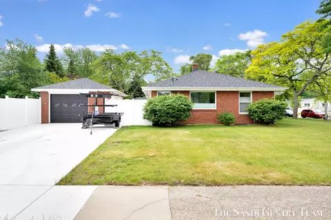 1508 Wisconsin St, Grand Haven, MI 49417