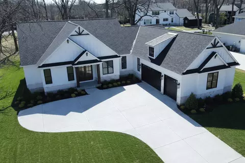 5615 Old Orchard Trl, Orchard Lake, MI 48324
