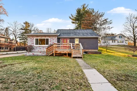 548 Hall St, Ionia, MI 48846