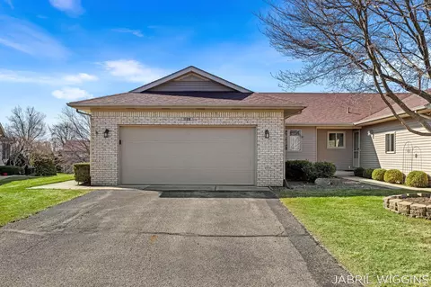 1120 Amber Ridge Dr SW, Byron Center, MI 49315