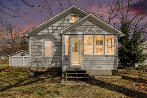 516 Forest St, Three Rivers, MI 49093