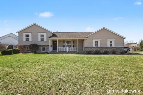 4041 Tallman Creek Dr NW, Grand Rapids, MI 49534
