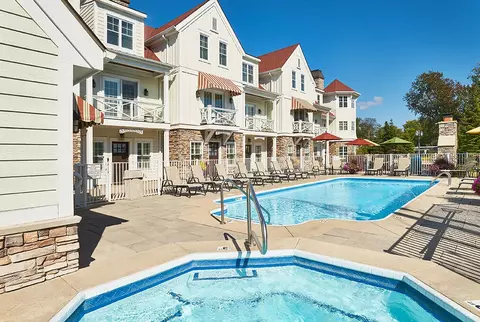 2057 Lake St #6H, Holland, MI 49424