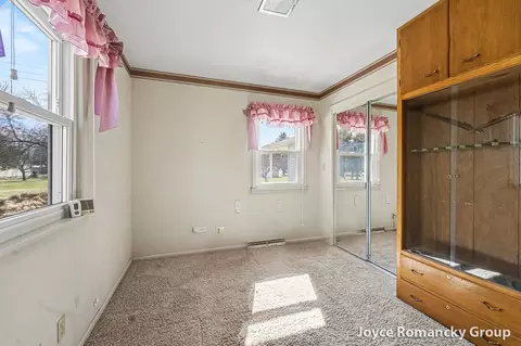 Bedroom - 503 W Gilson St, Edmore, MI 48829 photo 2 of 4