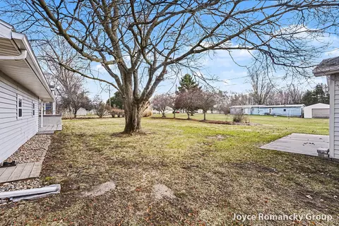 Exterior - 503 W Gilson St, Edmore, MI 48829 photo 6 of 6