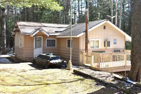 5199 E Marquette Trl, Chase, MI 49623