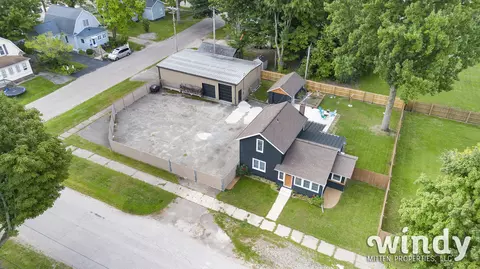 106 Lagrange St, Dowagiac, MI 49047
