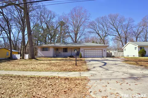 1065 Horton Rd, Muskegon, MI 49445
