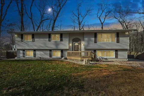25600 Merle St, Edwardsburg, MI 49112