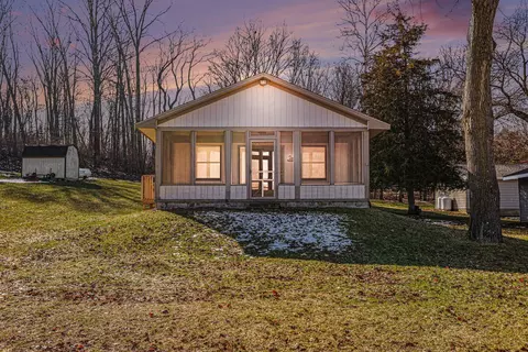 250 Beverly Dr, Coldwater, MI 49036