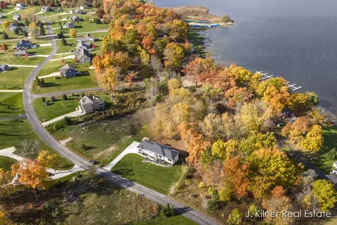 9465 Wabasis Pointe Dr NE, Greenville, MI 48838