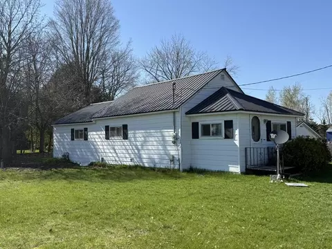 19789 30th Ave, Barryton, MI 49305