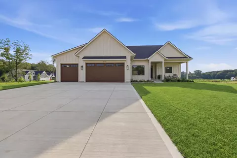 4736 Lexem Dr, Hudsonville, MI 49426