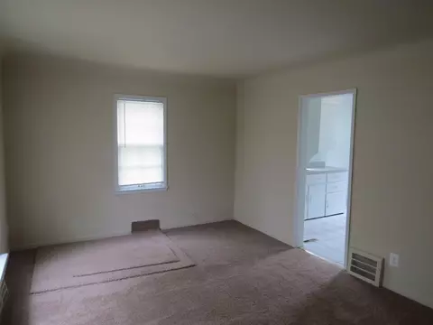 Living - 17538 Matthews St, Riverview, MI 48193 photo 1 of 1