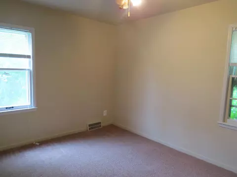Bedroom - 17538 Matthews St, Riverview, MI 48193 photo 2 of 3