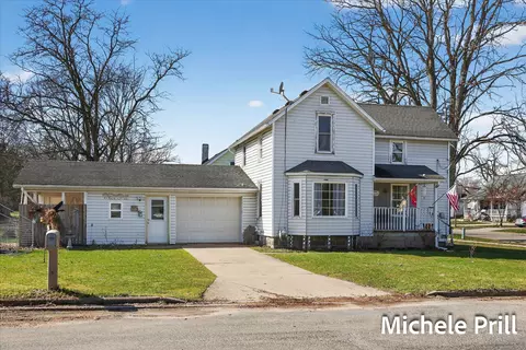 902 S Hayes St, Hastings, MI 49058