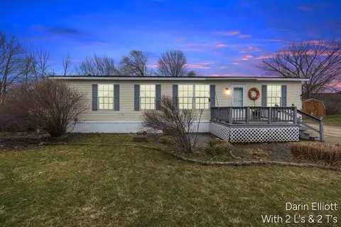 280 W Scarlet Oak Dr, Coopersville, MI 49404