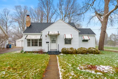 2231 Lakeway Ave, Kalamazoo, MI 49001