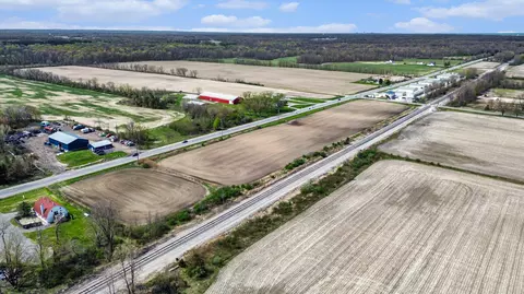 17567 A Lakeside Rd, Three Oaks, MI 49128