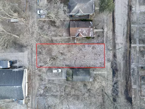 2011 5th St, Muskegon, MI 49444