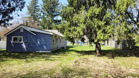 Exterior - 321 S 4th St, Edmore, MI 48829 photo 4 of 4