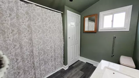 Bath - 321 S 4th St, Edmore, MI 48829 photo 1 of 1