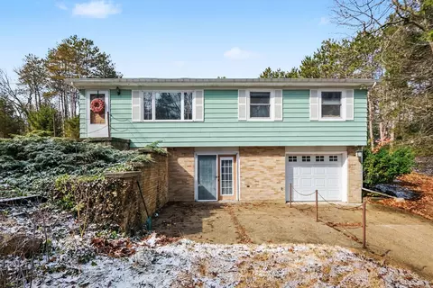 7249 Chandler Dr NE, Belmont, MI 49306