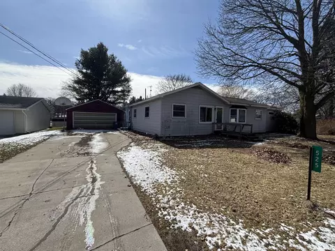 525 W Day St, Stanton, MI 48888