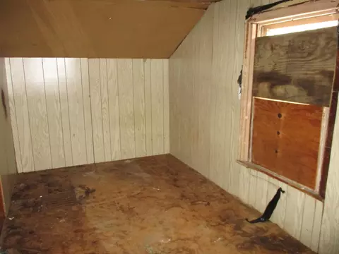 Bedroom - 1915 River St, Jackson, MI 49202 photo 4 of 4