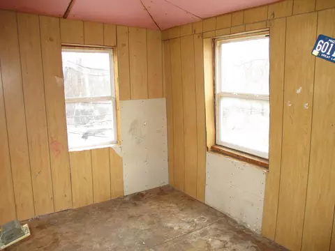 Bedroom - 1915 River St, Jackson, MI 49202 photo 1 of 4