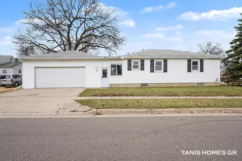 3691 Oriole Ave SW, Wyoming, MI 49509